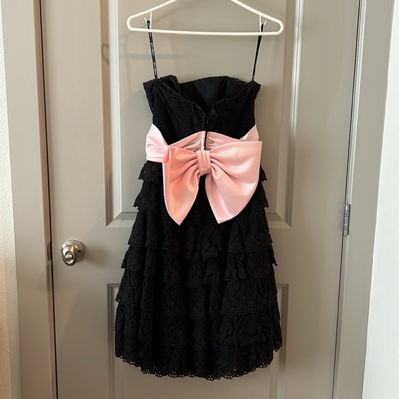 Betsey Johnson strapless tiered lace dress (size 6) - Picture 6 of 9